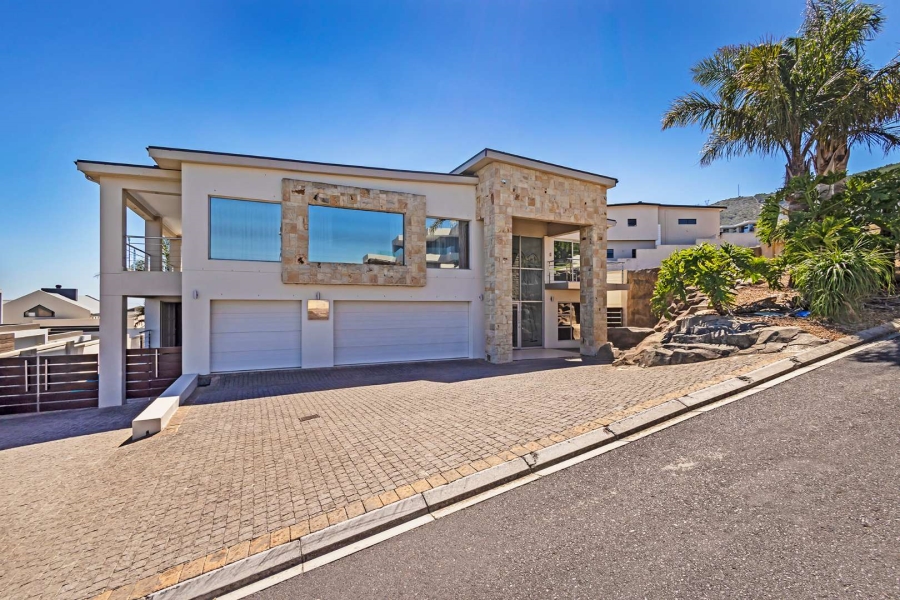 6 Bedroom Property for Sale in Baronetcy Estate Western Cape